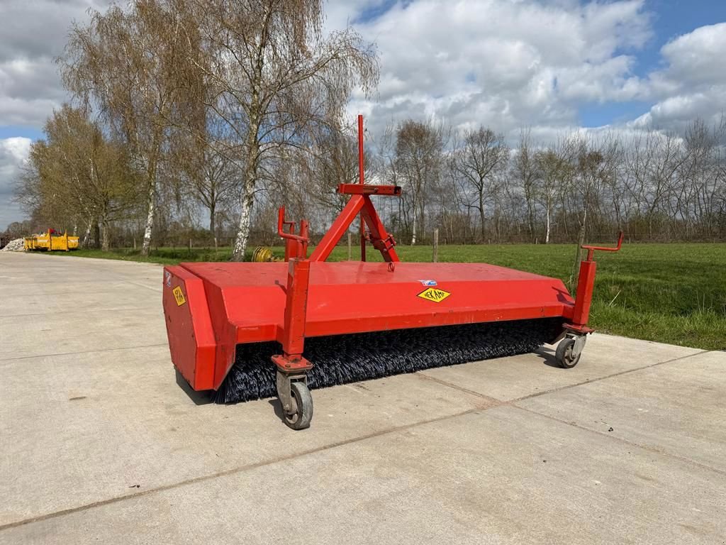Traktor типа Hekamp Veegmachine 2.0m, Gebrauchtmaschine в Lunteren (Фотография 3)