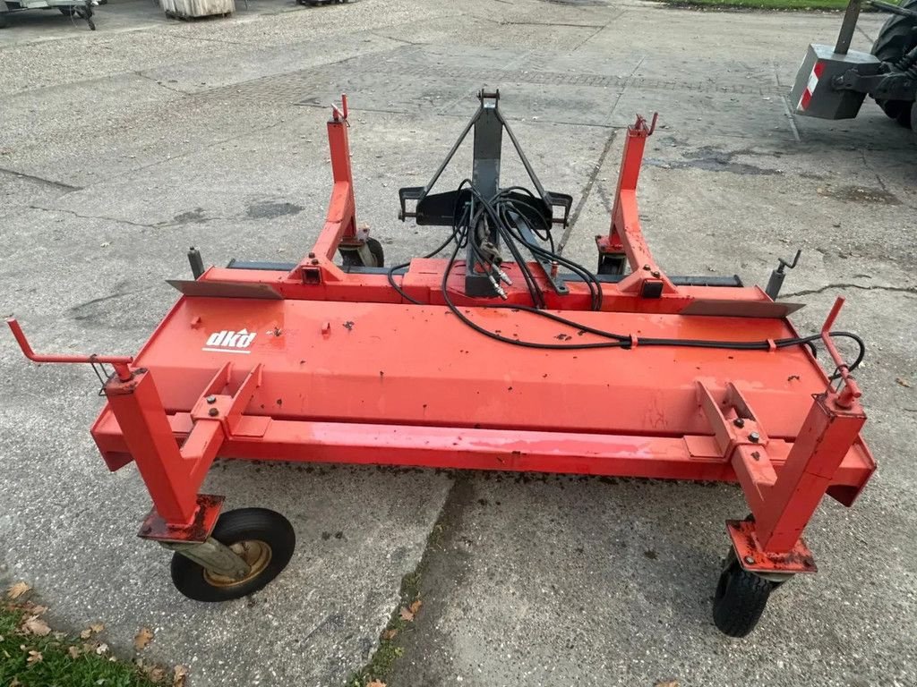 Traktor typu Hekamp Veegmachine met opvangbak Hydraulisch borstel, Gebrauchtmaschine v Ruinerwold (Obrázek 9)