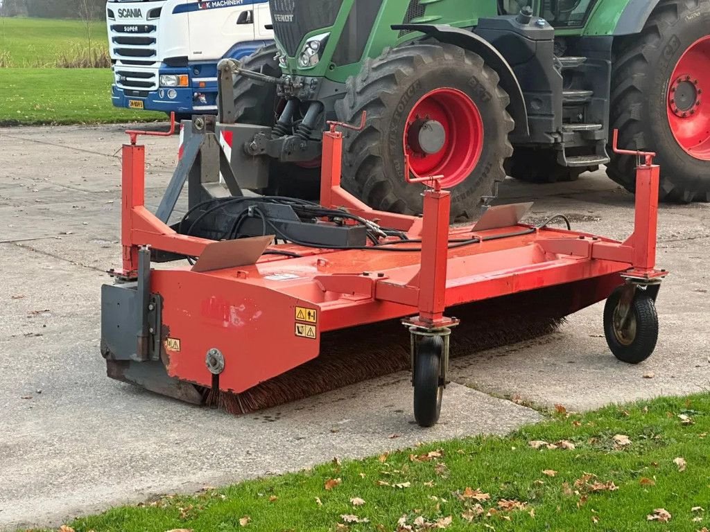 Traktor typu Hekamp Veegmachine met opvangbak Hydraulisch borstel, Gebrauchtmaschine v Ruinerwold (Obrázek 8)