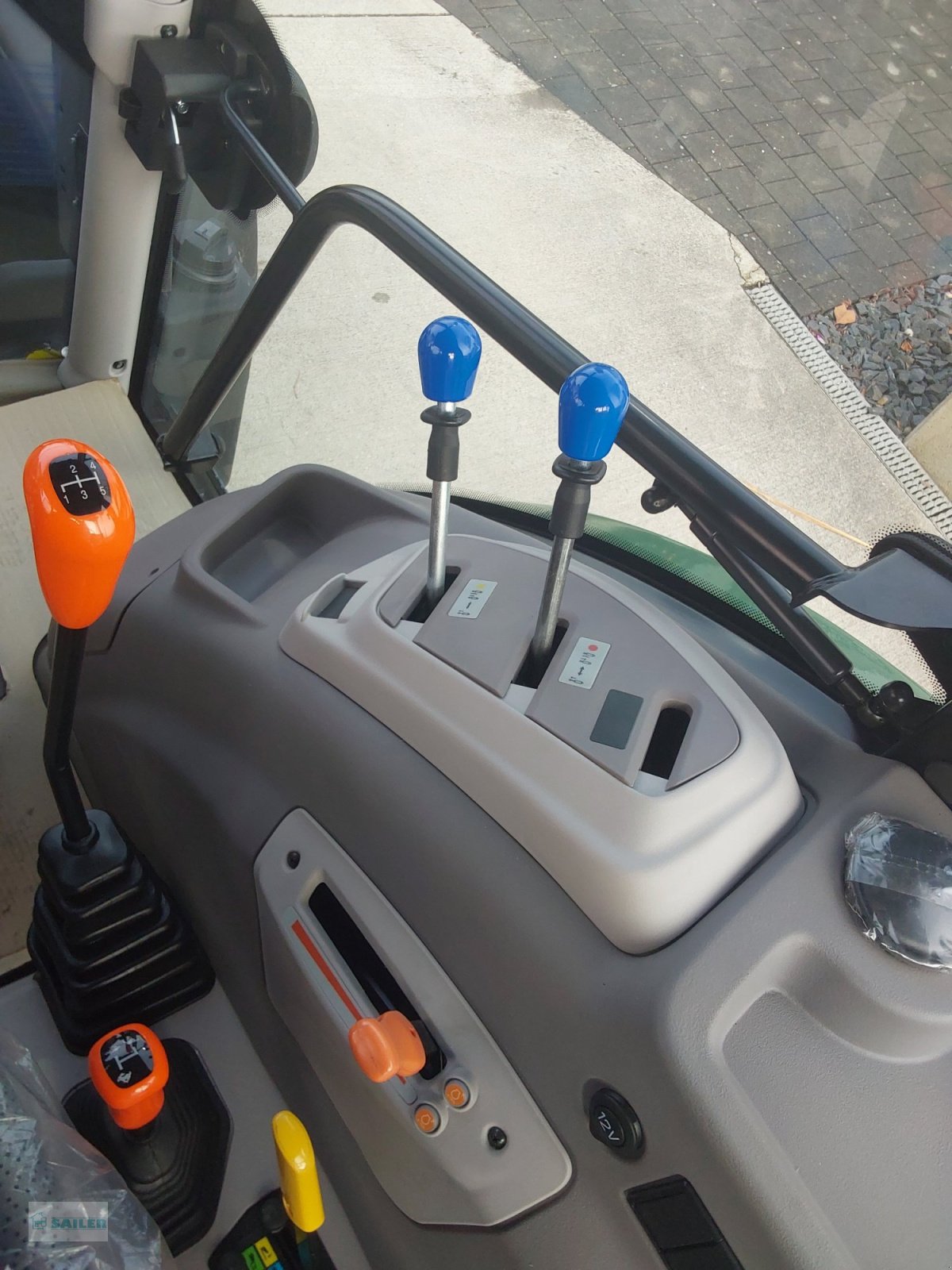 Traktor van het type Hürlimann XA 70, Neumaschine in Landsberg (Foto 7)