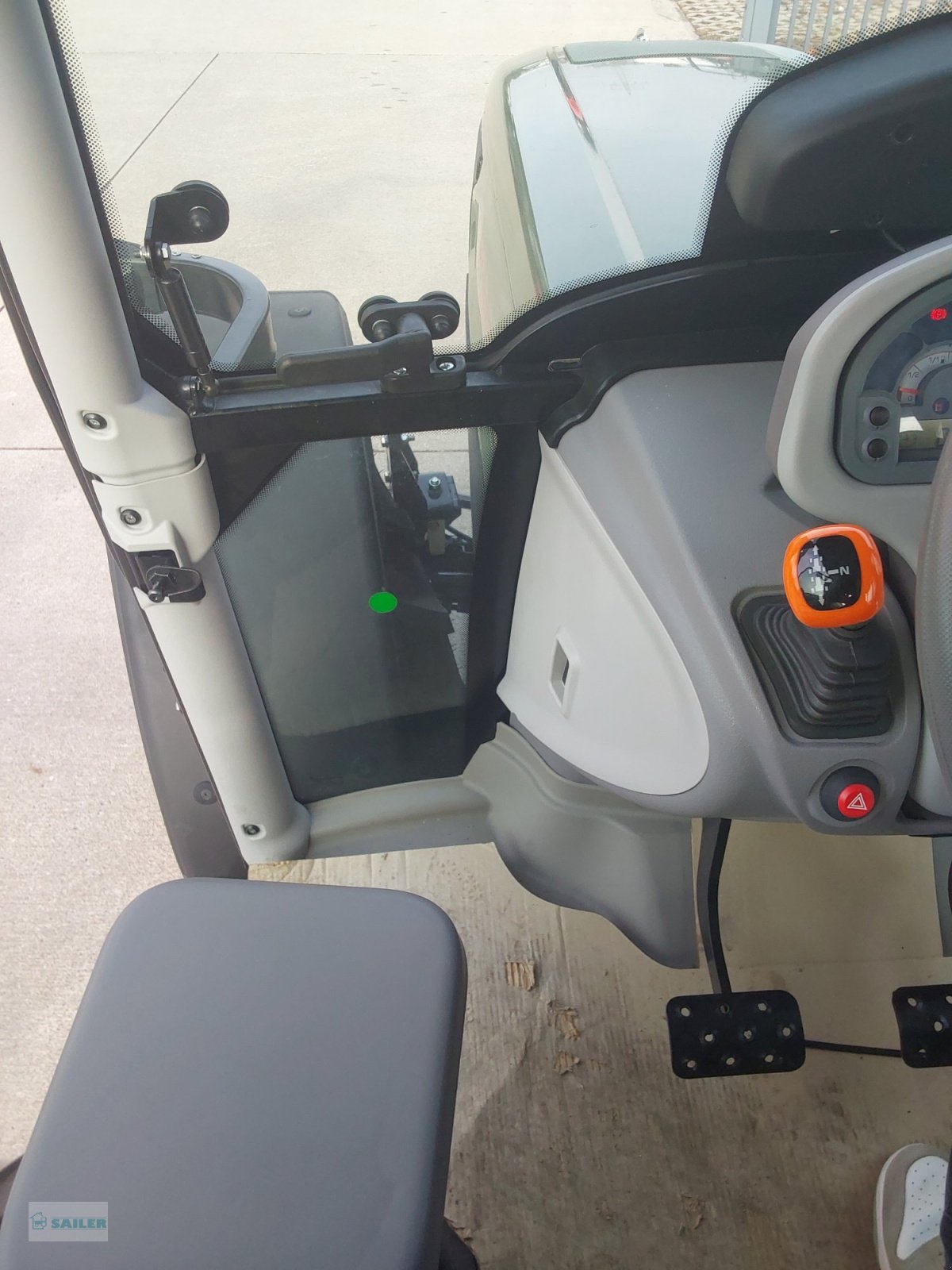 Traktor van het type Hürlimann XA 70, Neumaschine in Landsberg (Foto 9)