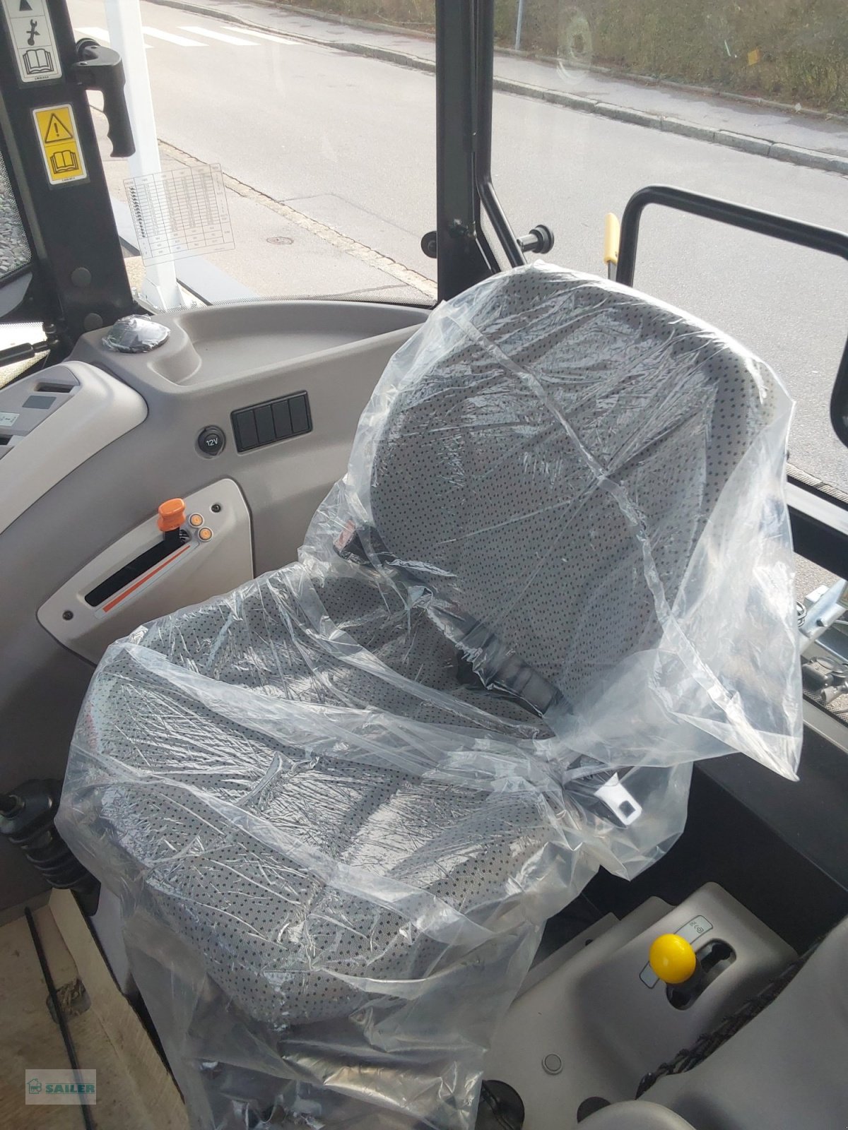 Traktor van het type Hürlimann XA 70, Neumaschine in Landsberg (Foto 10)