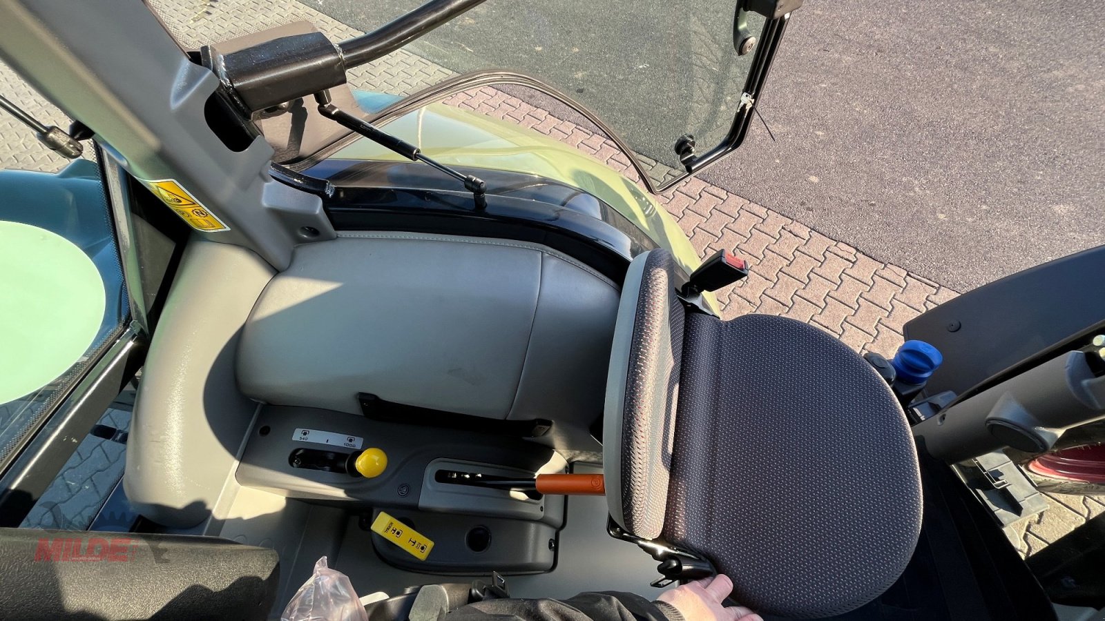 Traktor des Typs Hürlimann XL.K 115 GS / Deutz-Fahr 6115C, Neumaschine in Gebenbach (Bild 13)