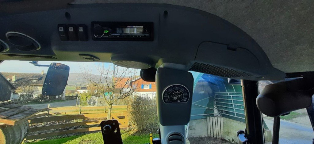 Traktor типа Hürlimann XM 130 T4i V-Drive, Gebrauchtmaschine в Wilchingen (Фотография 10)