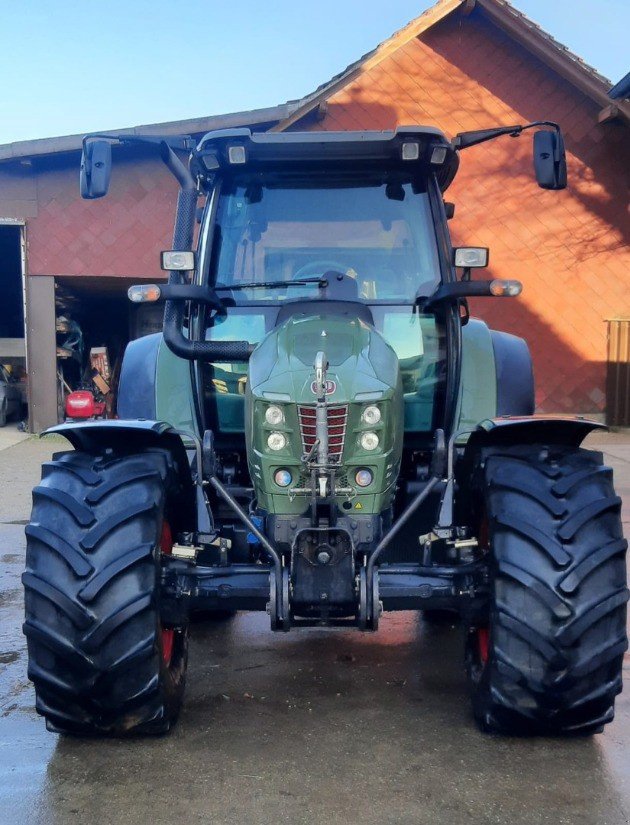 Traktor типа Hürlimann XM 130 T4i V-Drive, Gebrauchtmaschine в Wilchingen (Фотография 2)