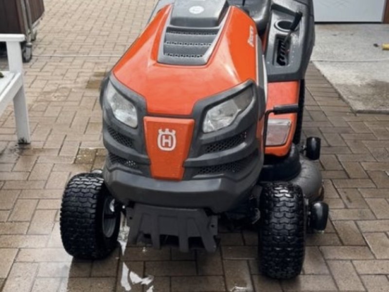 Traktor van het type Husquarna TC142, Gebrauchtmaschine in Ganderkesee (Foto 1)