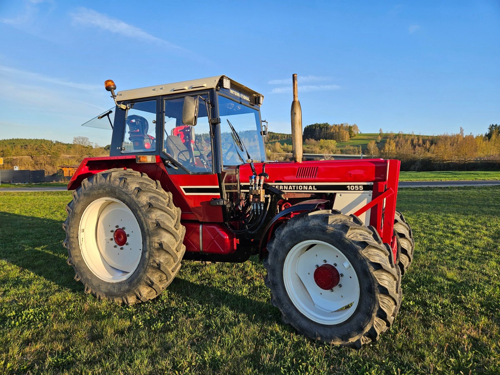 Traktor типа IHC 1055, Gebrauchtmaschine в Krummennaab (Фотография 1)