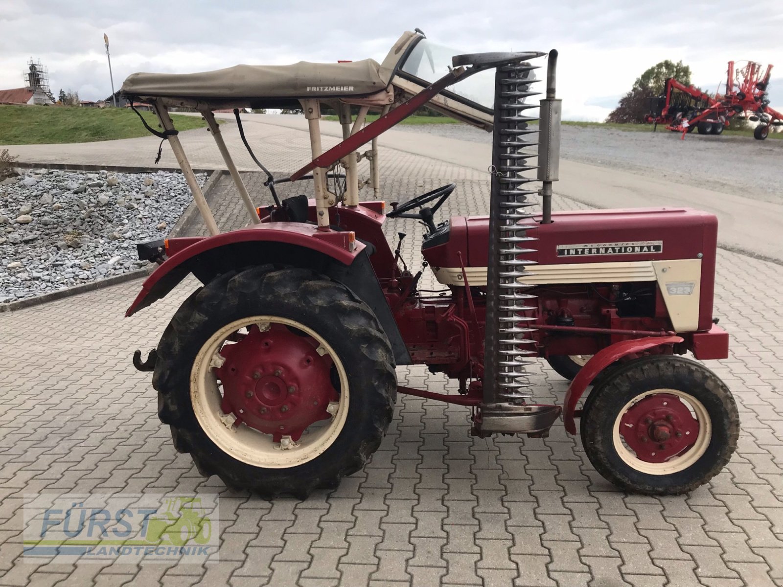Traktor typu IHC 323, Gebrauchtmaschine v Perlesreut (Obrázek 3)