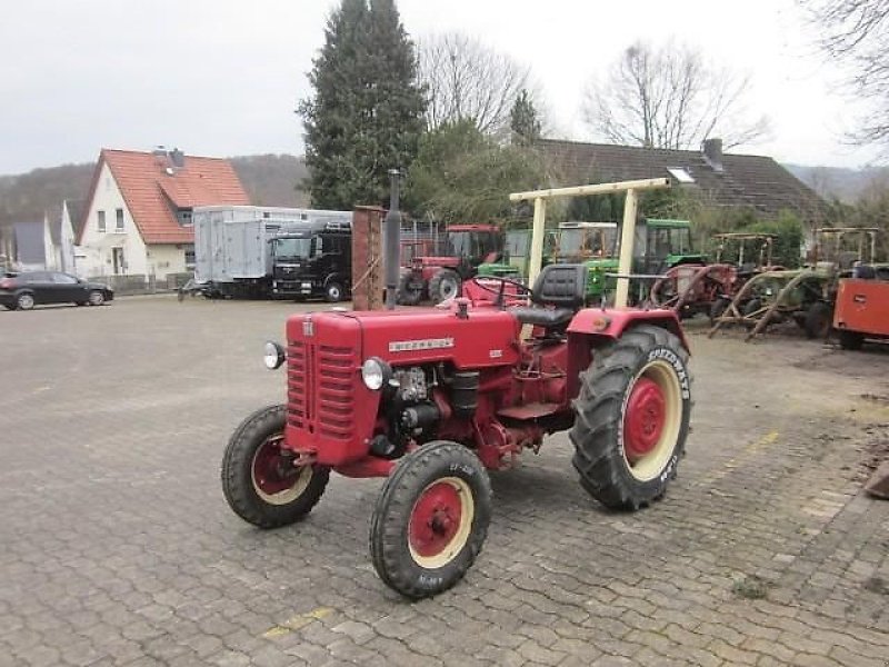 Traktor des Typs IHC 324, Gebrauchtmaschine in Ziegenhagen (Bild 1)