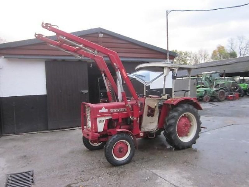 Traktor des Typs IHC 353, Gebrauchtmaschine in Ziegenhagen (Bild 1)