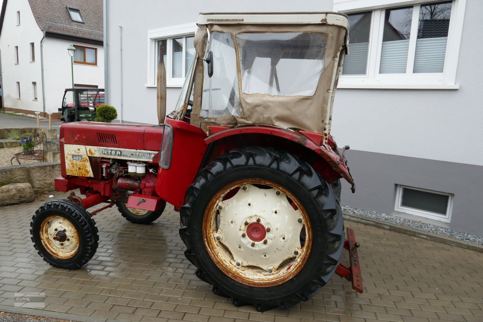 Traktor a típus IHC 423. Erst 4500 Std. Mit Verdeck. Zustand wie vom Kunden, Gebrauchtmaschine ekkor: Langenzenn (Kép 2)