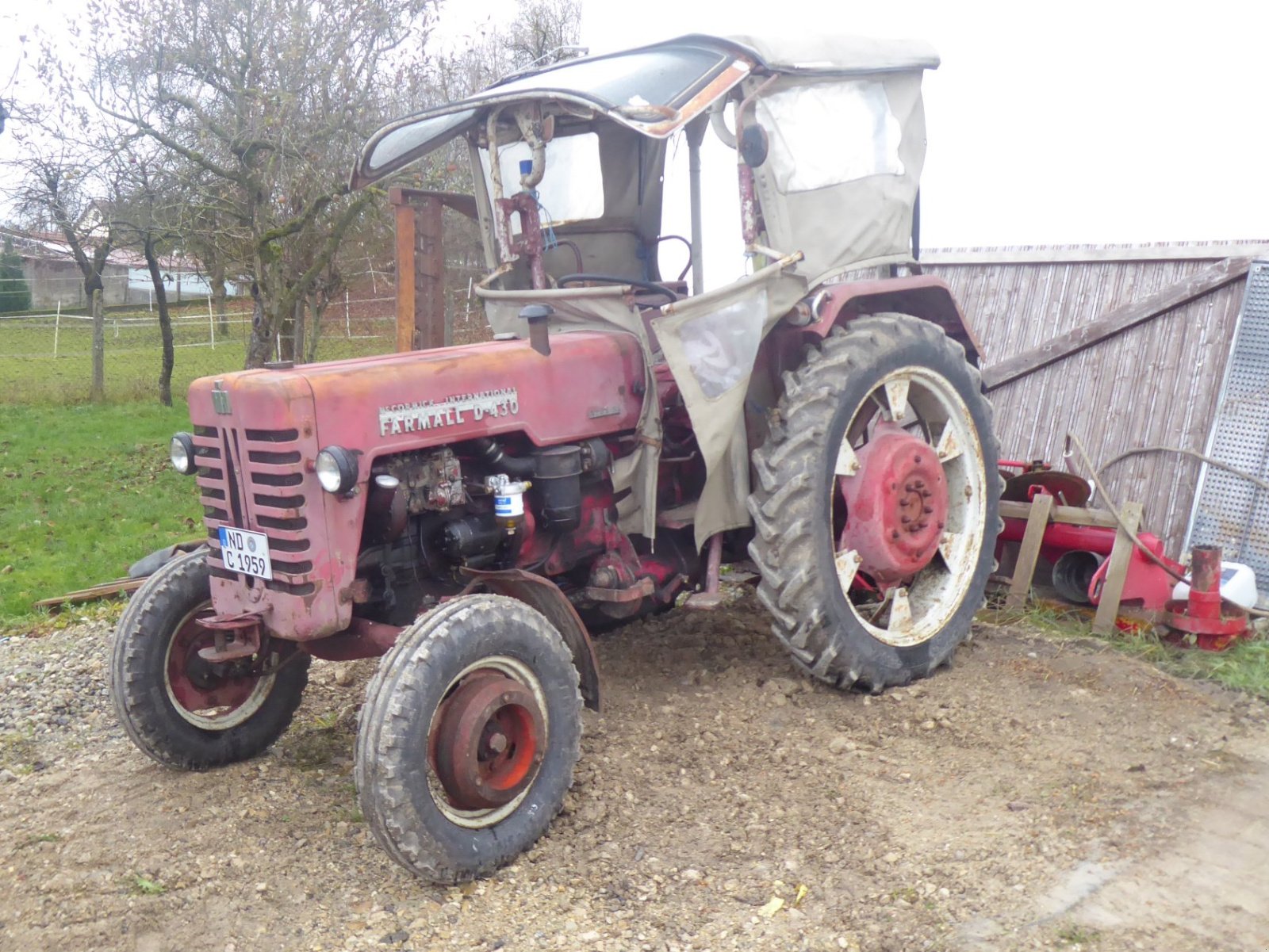 Traktor του τύπου IHC 432, Gebrauchtmaschine σε Marxheim (Φωτογραφία 1)