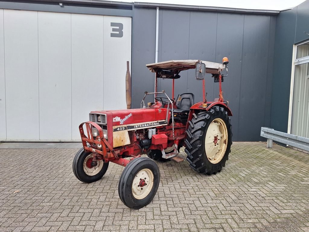 Traktor от тип IHC 433, Gebrauchtmaschine в MARIENHEEM (Снимка 3)