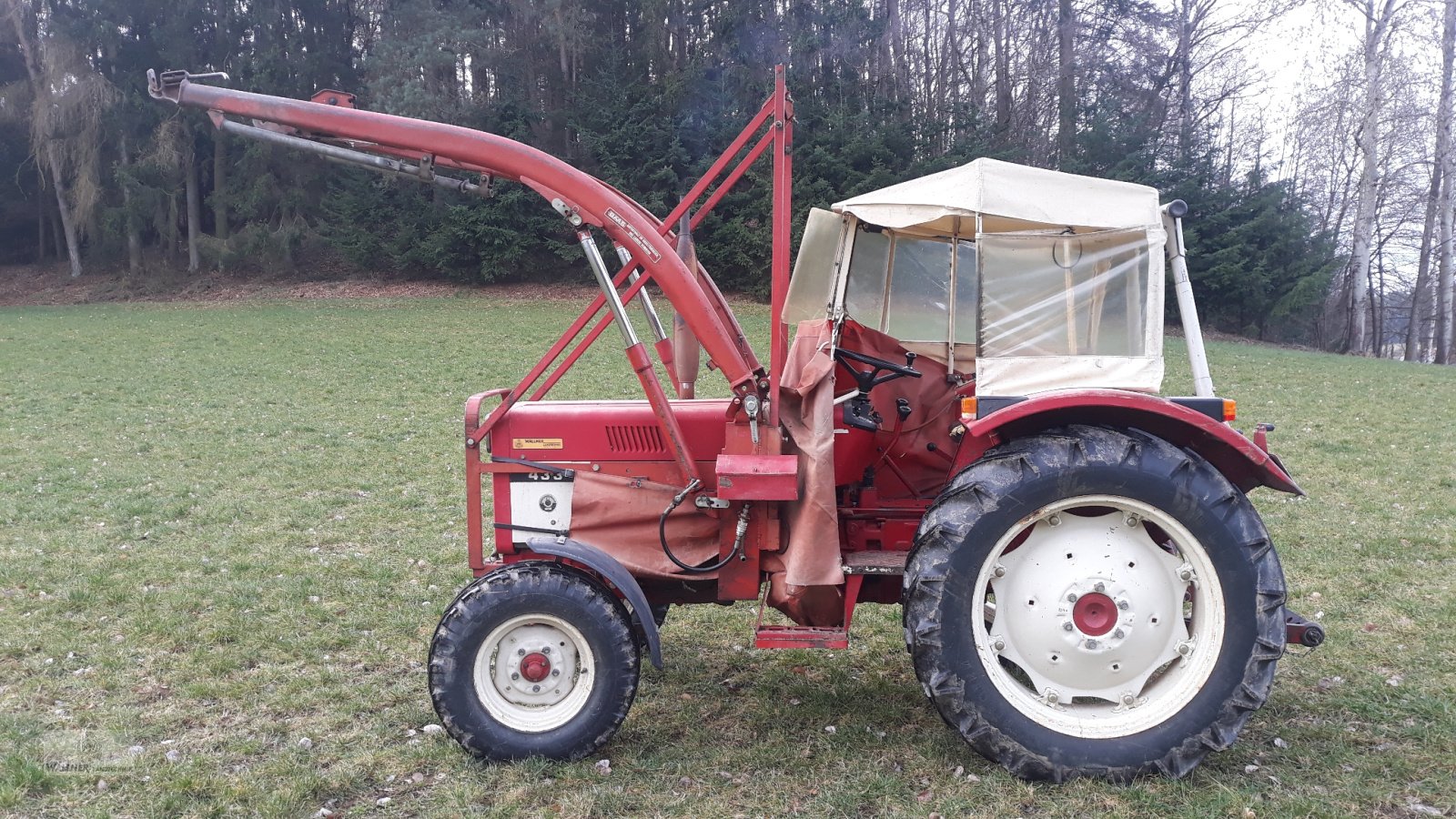 Traktor des Typs IHC 433, Gebrauchtmaschine in Wolnzach (Bild 3)