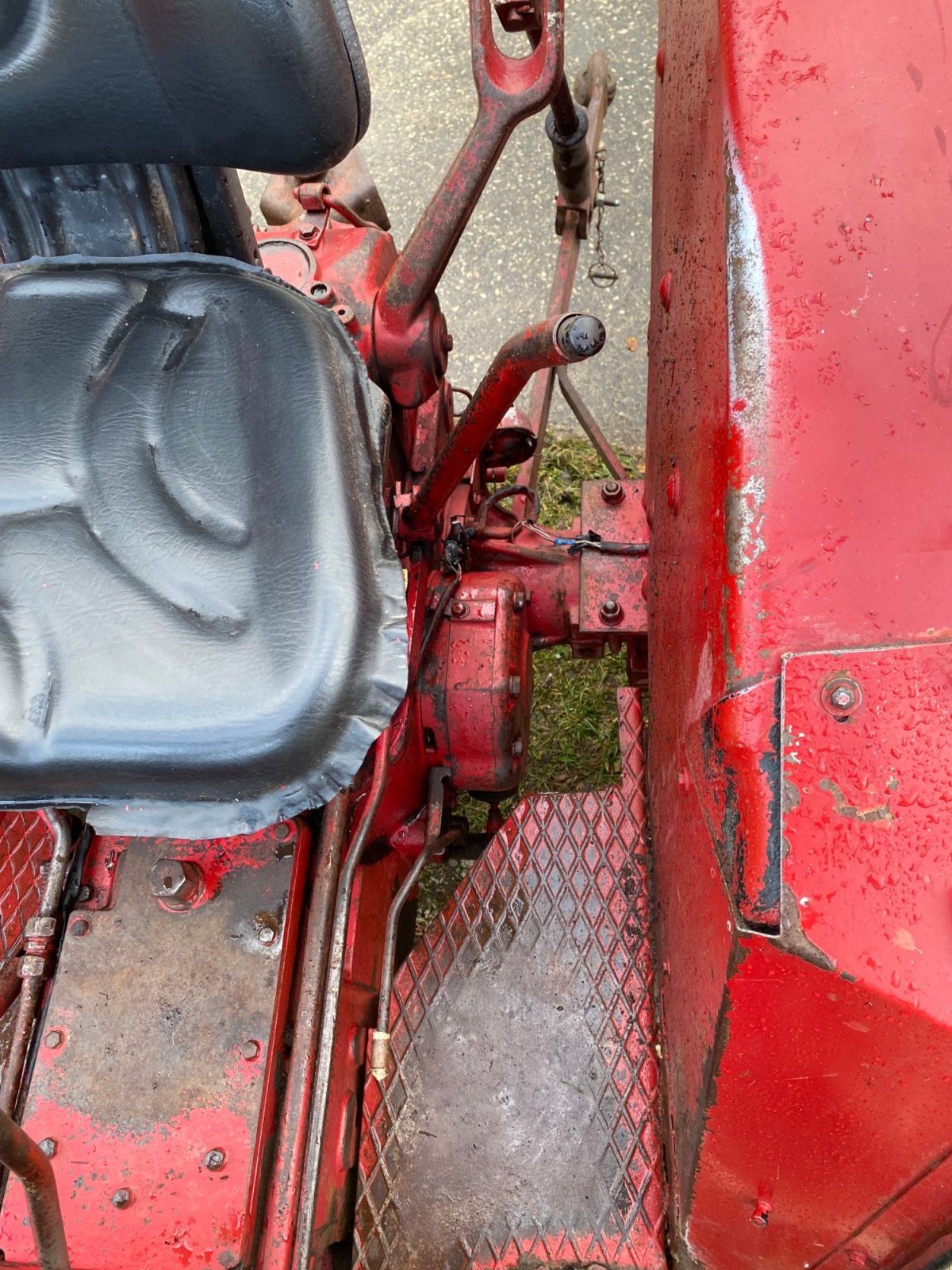 Traktor des Typs IHC 433, Gebrauchtmaschine in Pemfling (Bild 8)