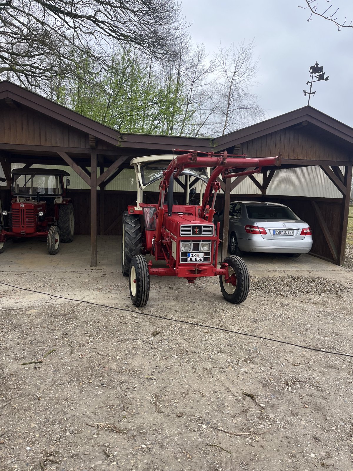 Traktor des Typs IHC 453, Gebrauchtmaschine in Merzen (Bild 1)