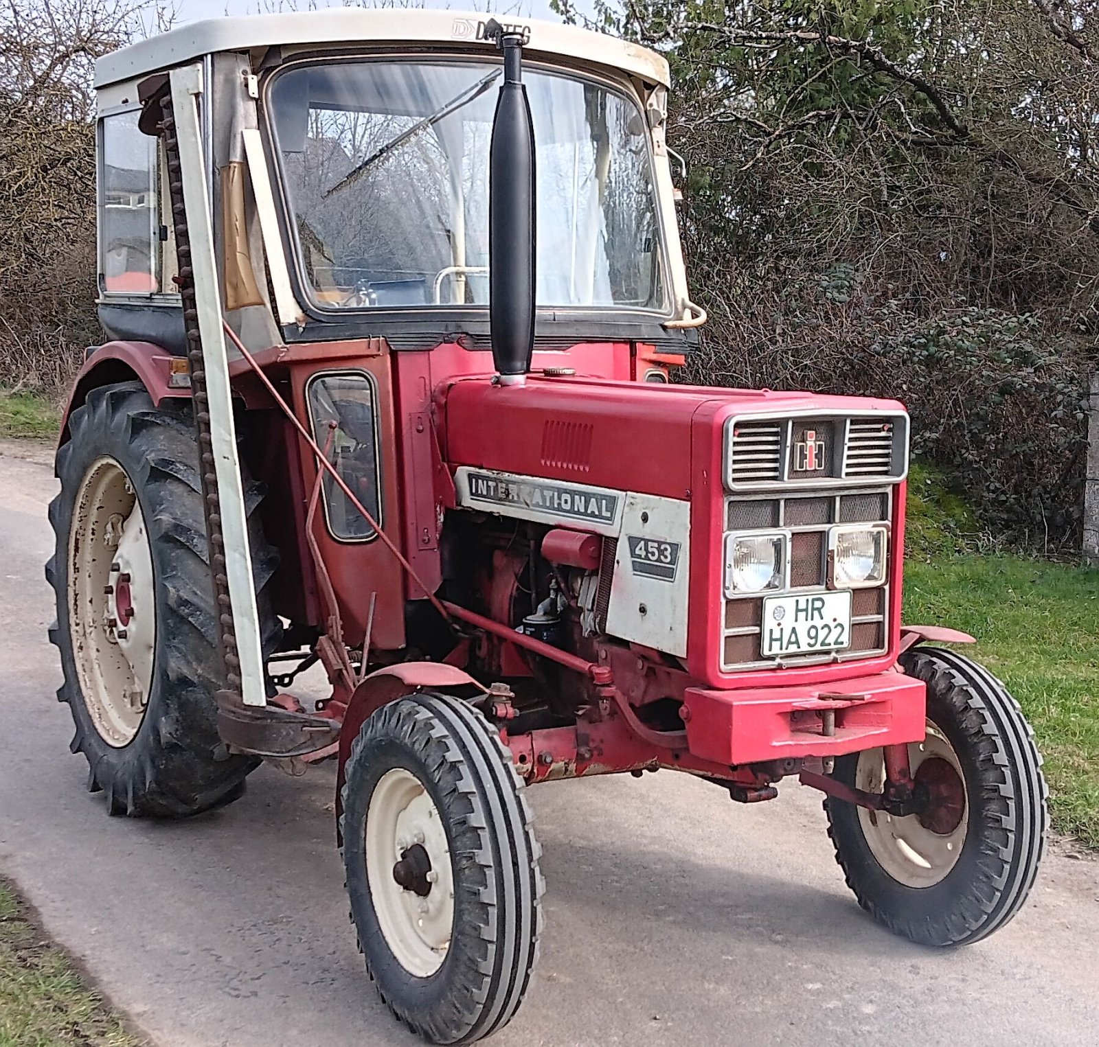 Traktor от тип IHC 453, Gebrauchtmaschine в Wabern (Снимка 1)