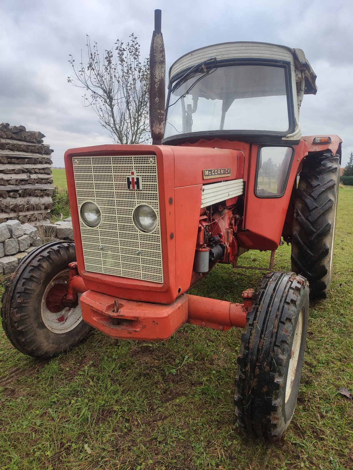 Traktor des Typs IHC 523 S, Gebrauchtmaschine in Kressberg (Bild 1)