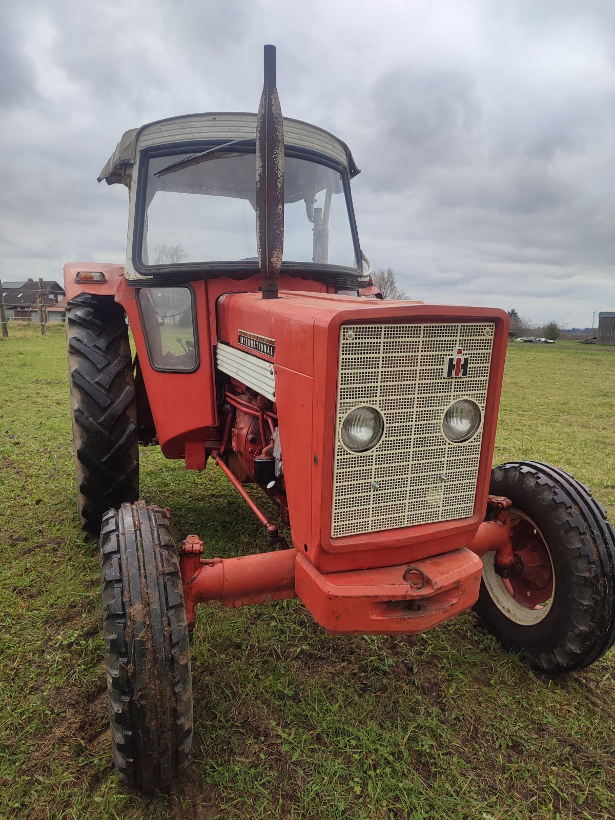 Traktor des Typs IHC 523 S, Gebrauchtmaschine in Kressberg (Bild 2)