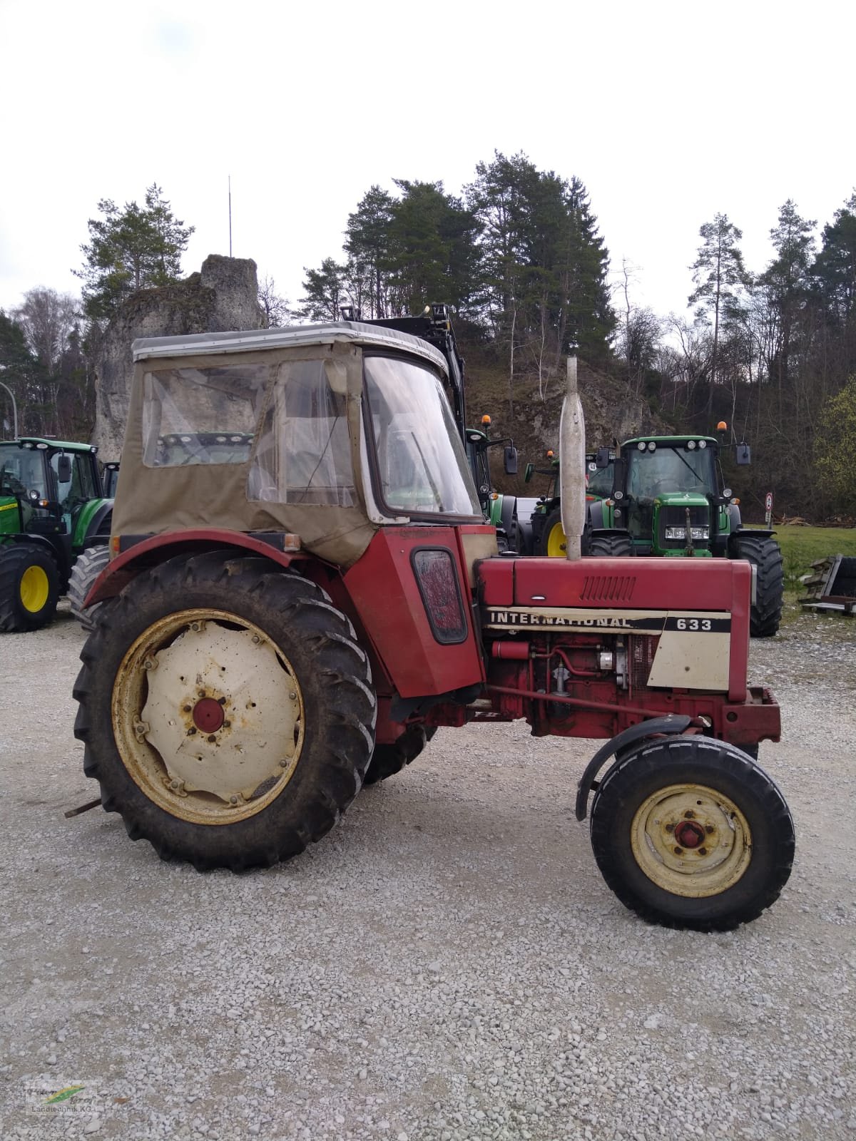 Traktor du type IHC 633, Gebrauchtmaschine en Pegnitz-Bronn (Photo 3)