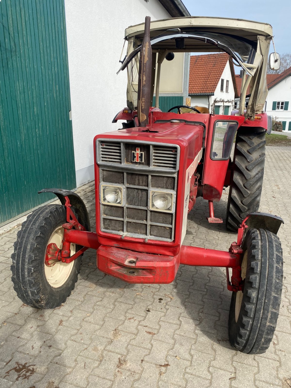 Traktor typu IHC 654S, Gebrauchtmaschine w Bergkirchen (Zdjęcie 3)