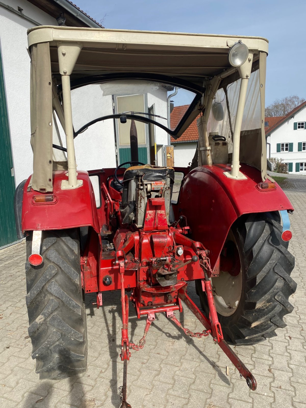 Traktor des Typs IHC 654S, Gebrauchtmaschine in Bergkirchen (Bild 4)