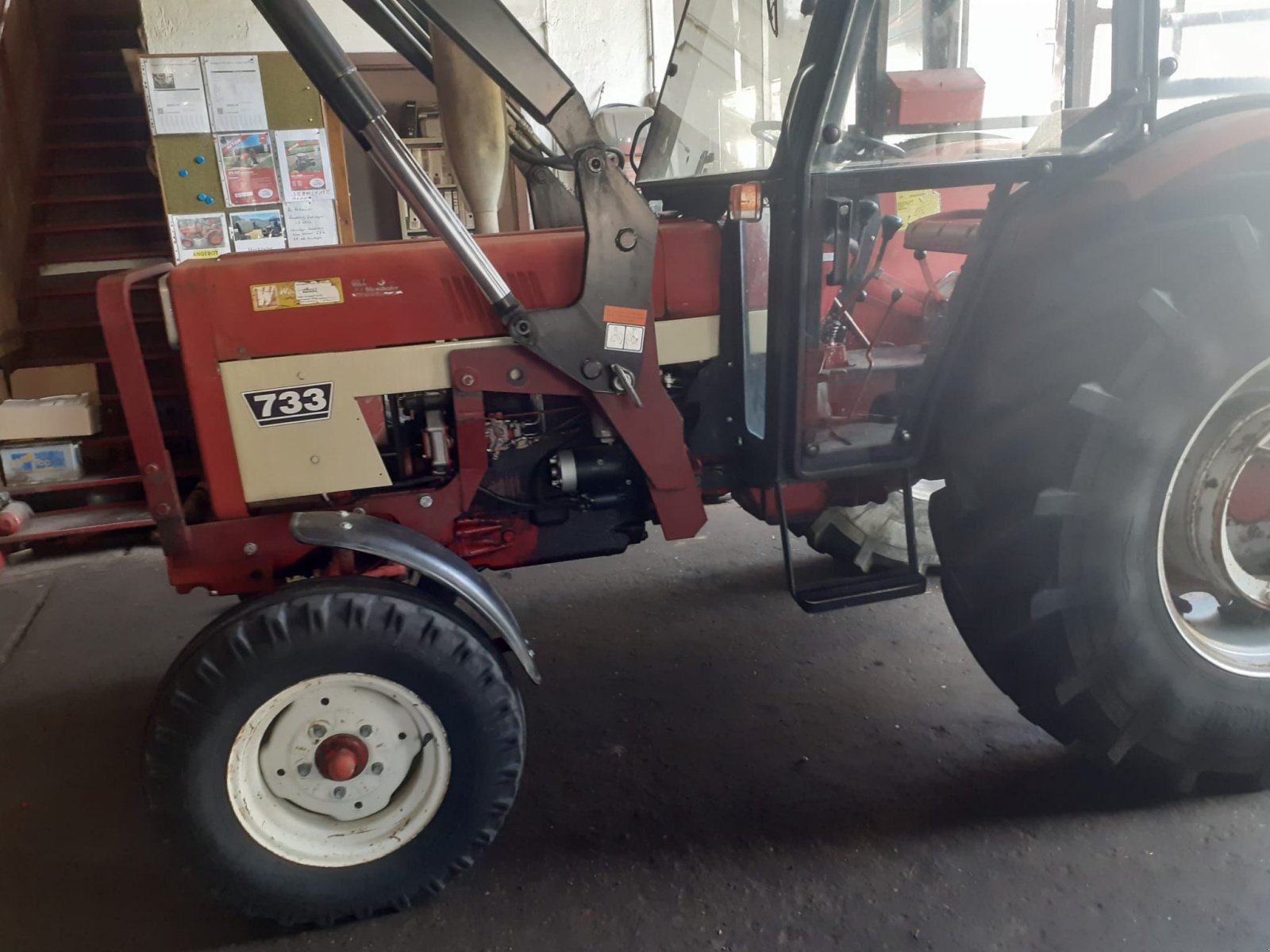 Traktor of the type IHC 733 H, Gebrauchtmaschine in Schwalbach (Picture 1)