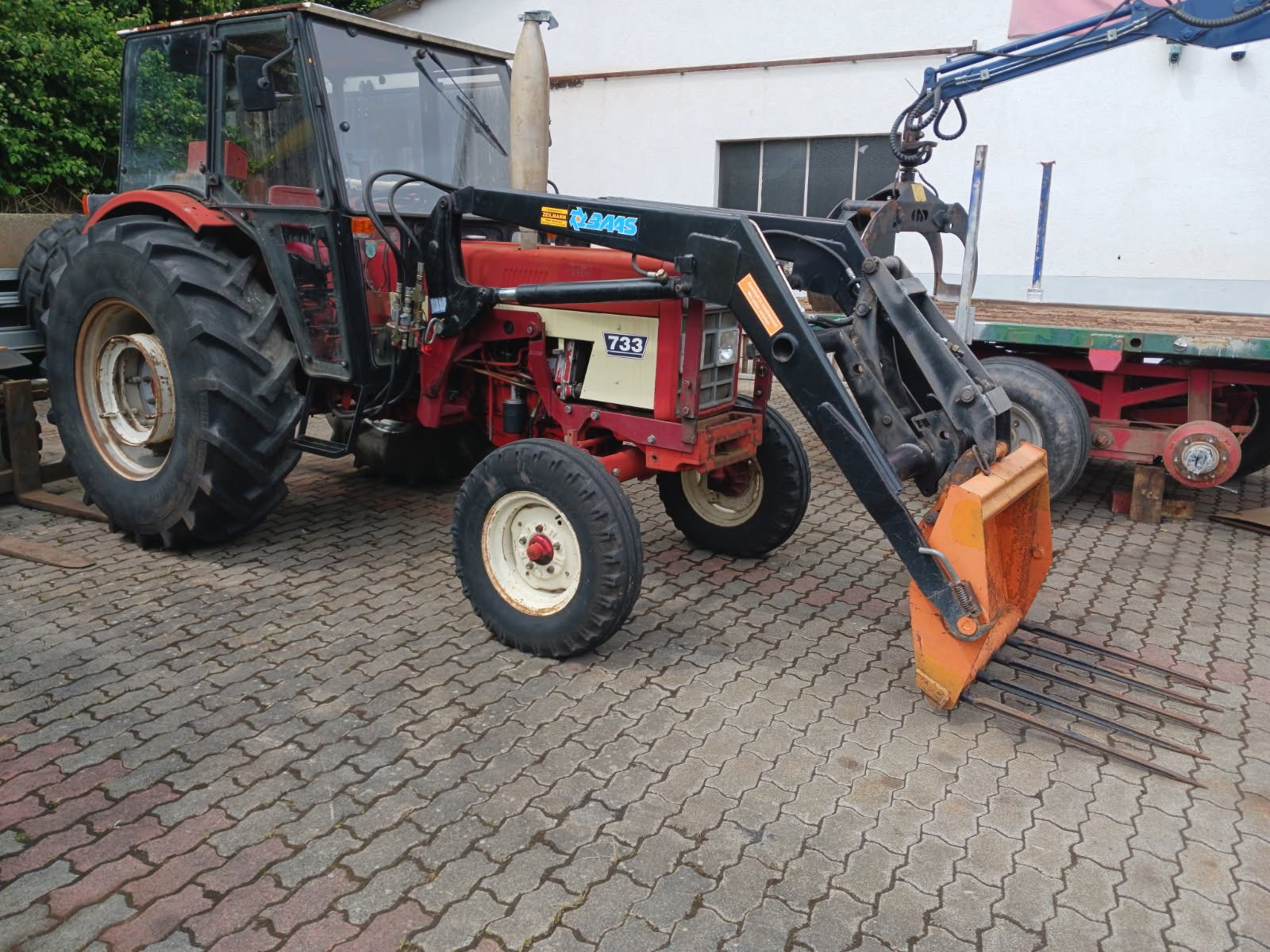 Traktor of the type IHC 733 H, Gebrauchtmaschine in Schwalbach (Picture 3)