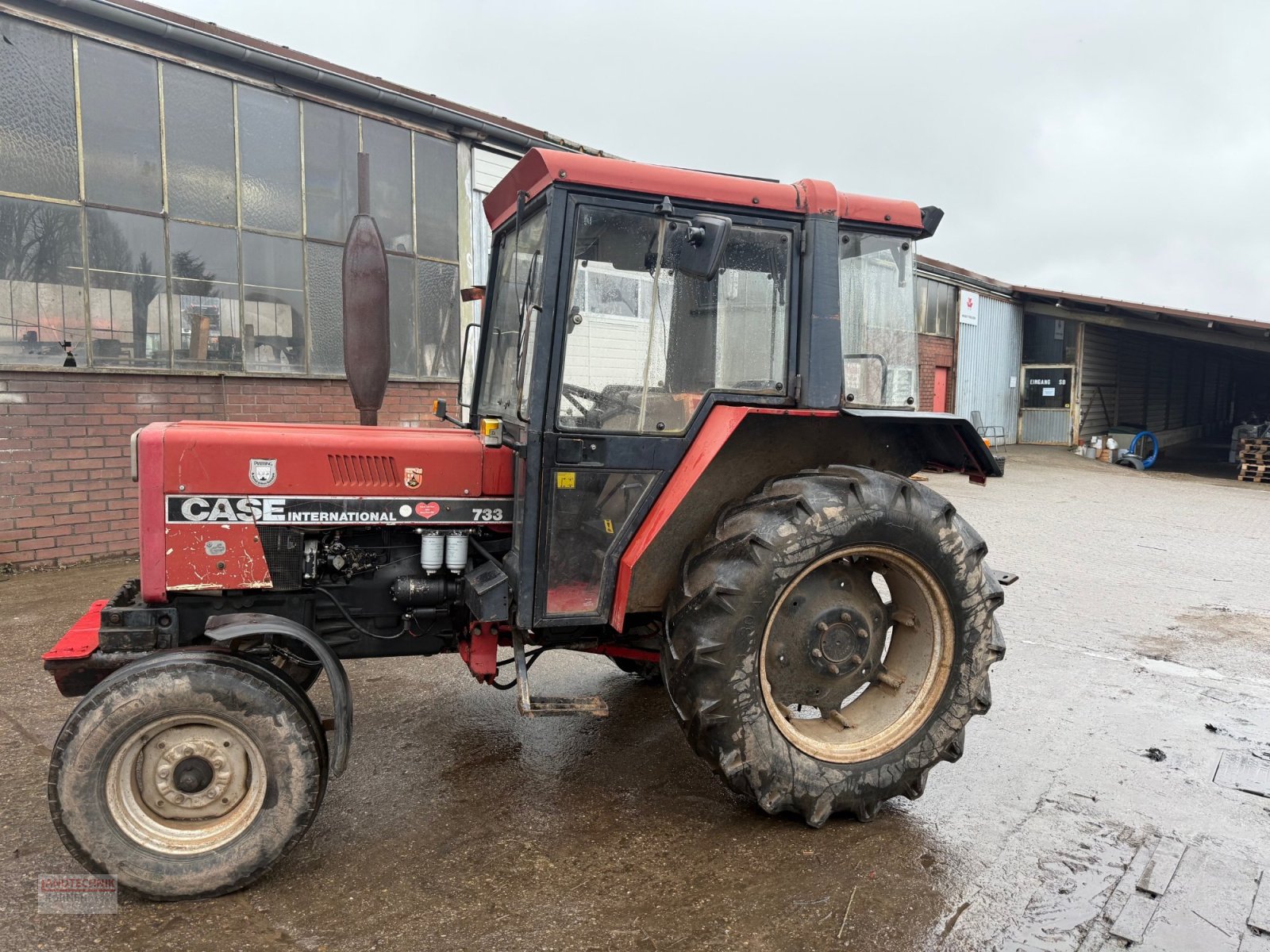 Traktor Türe ait IHC 733, Gebrauchtmaschine içinde Kirkel-Altstadt (resim 2)