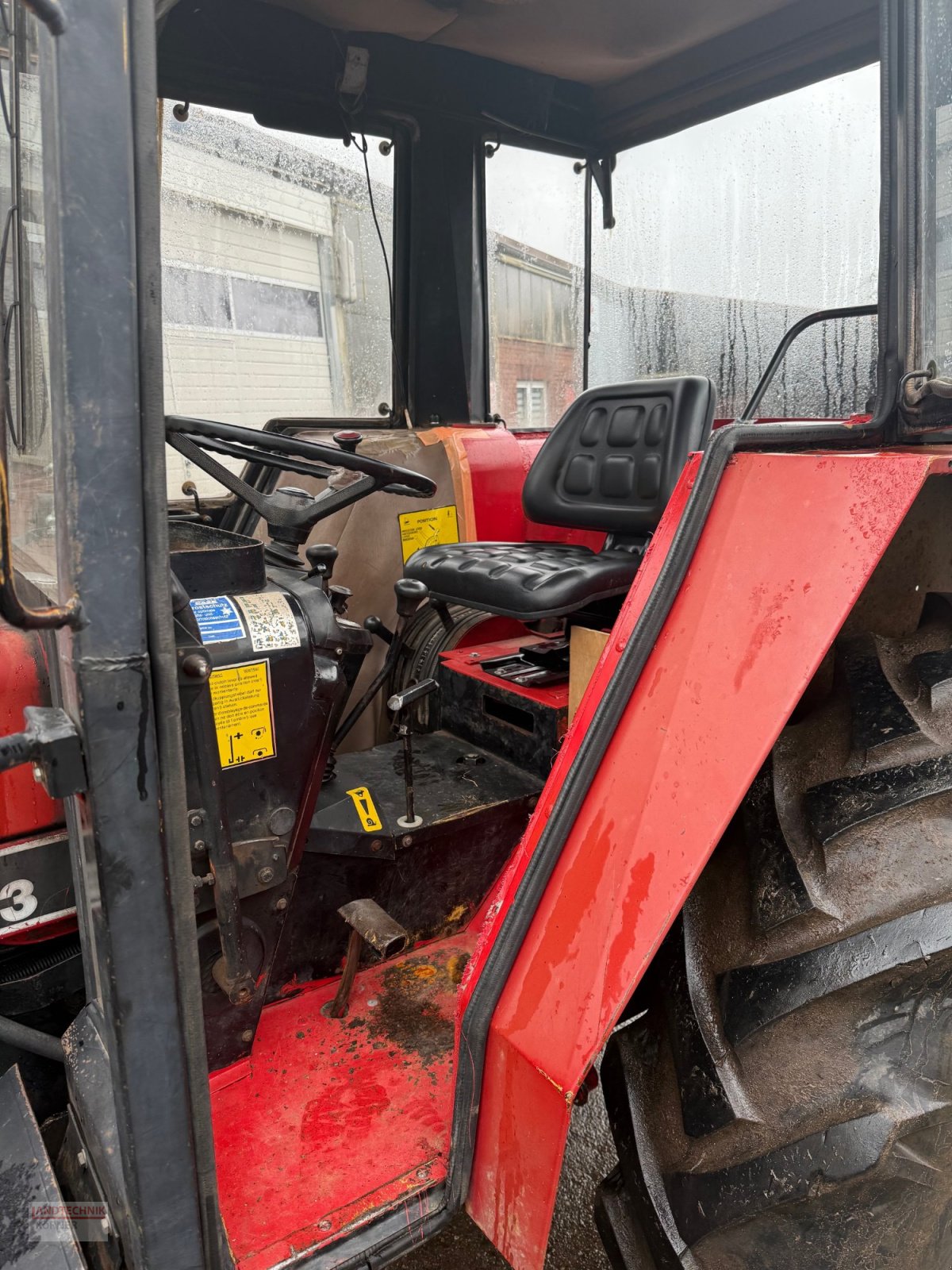 Traktor Türe ait IHC 733, Gebrauchtmaschine içinde Kirkel-Altstadt (resim 5)