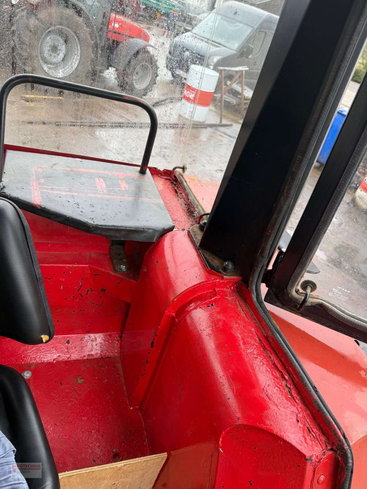 Traktor Türe ait IHC 733, Gebrauchtmaschine içinde Kirkel-Altstadt (resim 11)