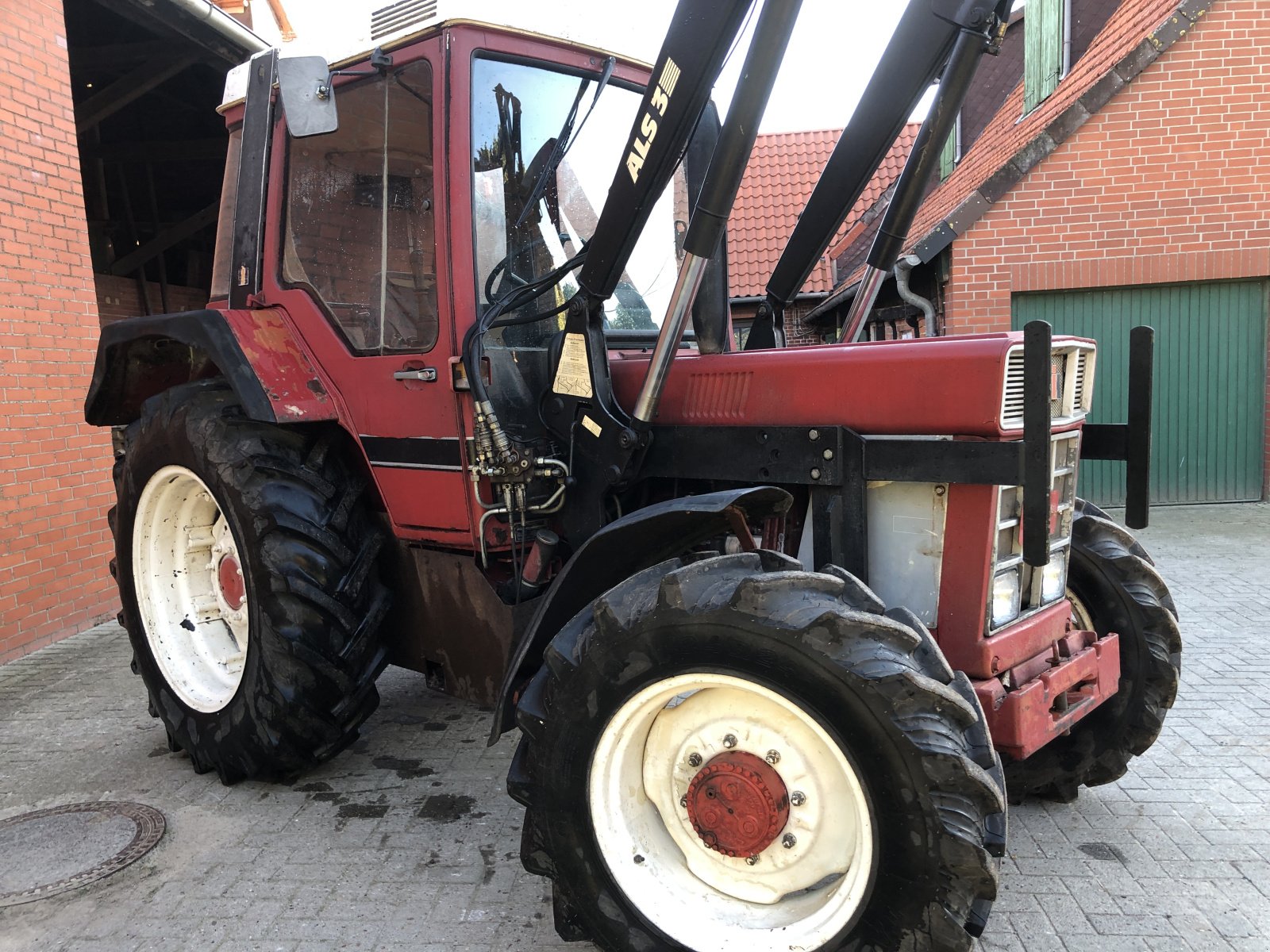 Traktor des Typs IHC 844 XL, Gebrauchtmaschine in Schweringen (Bild 2)