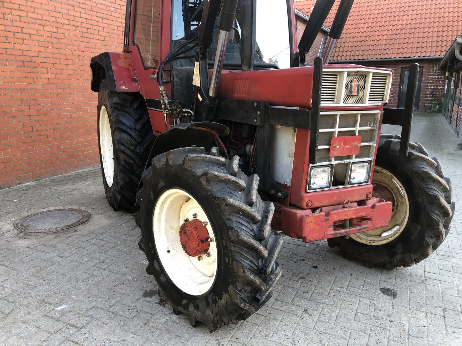 Traktor des Typs IHC 844 XL, Gebrauchtmaschine in Schweringen (Bild 10)