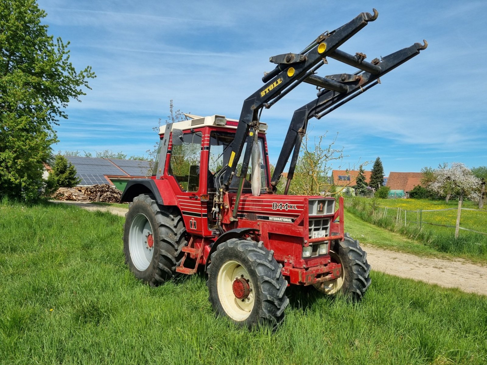 Traktor del tipo IHC 844 XL, Gebrauchtmaschine In Seinsheim (Immagine 3)