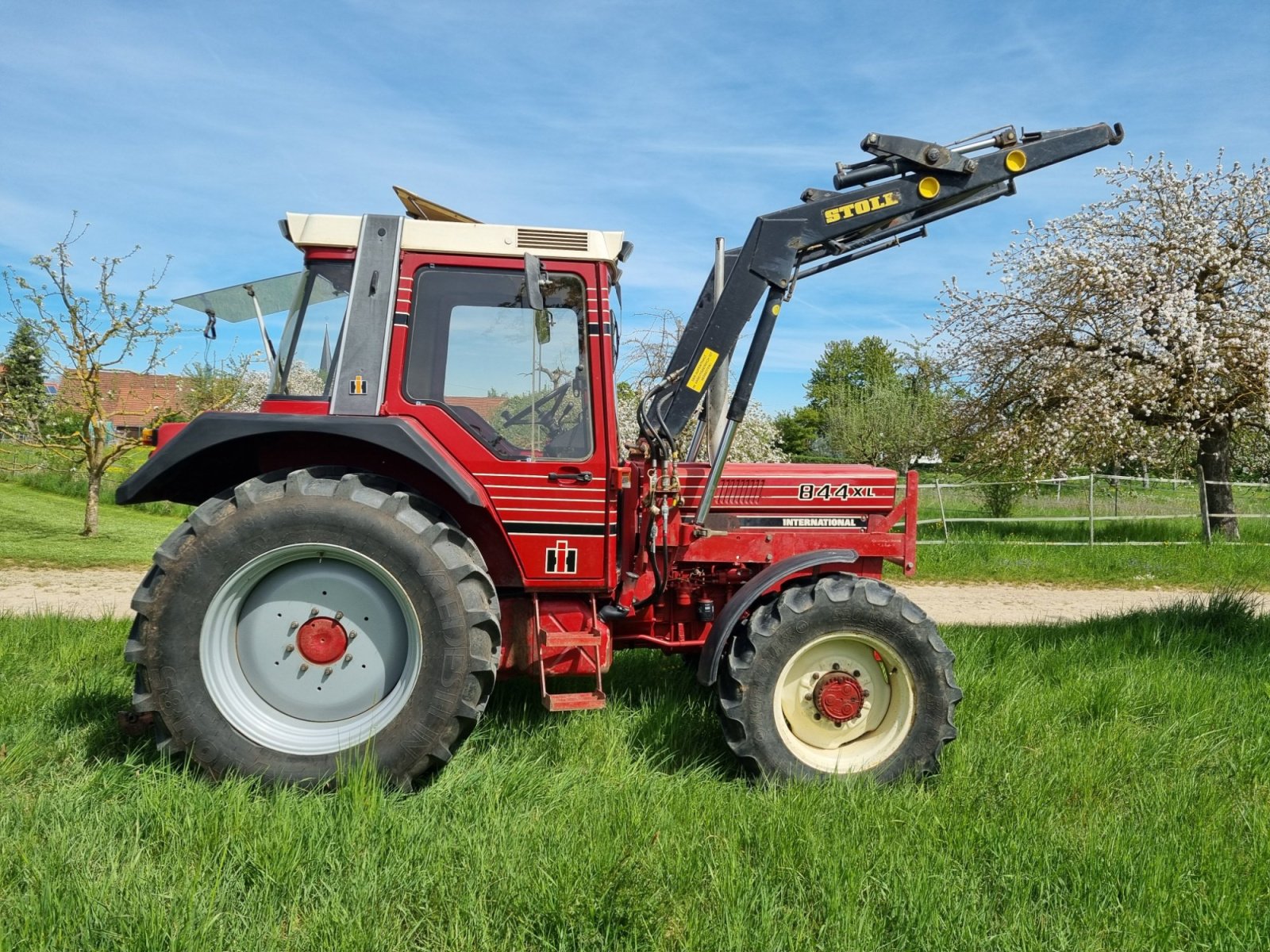 Traktor del tipo IHC 844 XL, Gebrauchtmaschine In Seinsheim (Immagine 4)
