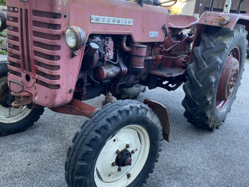 Traktor des Typs IHC D326, Gebrauchtmaschine in Weibhausen (Bild 1)