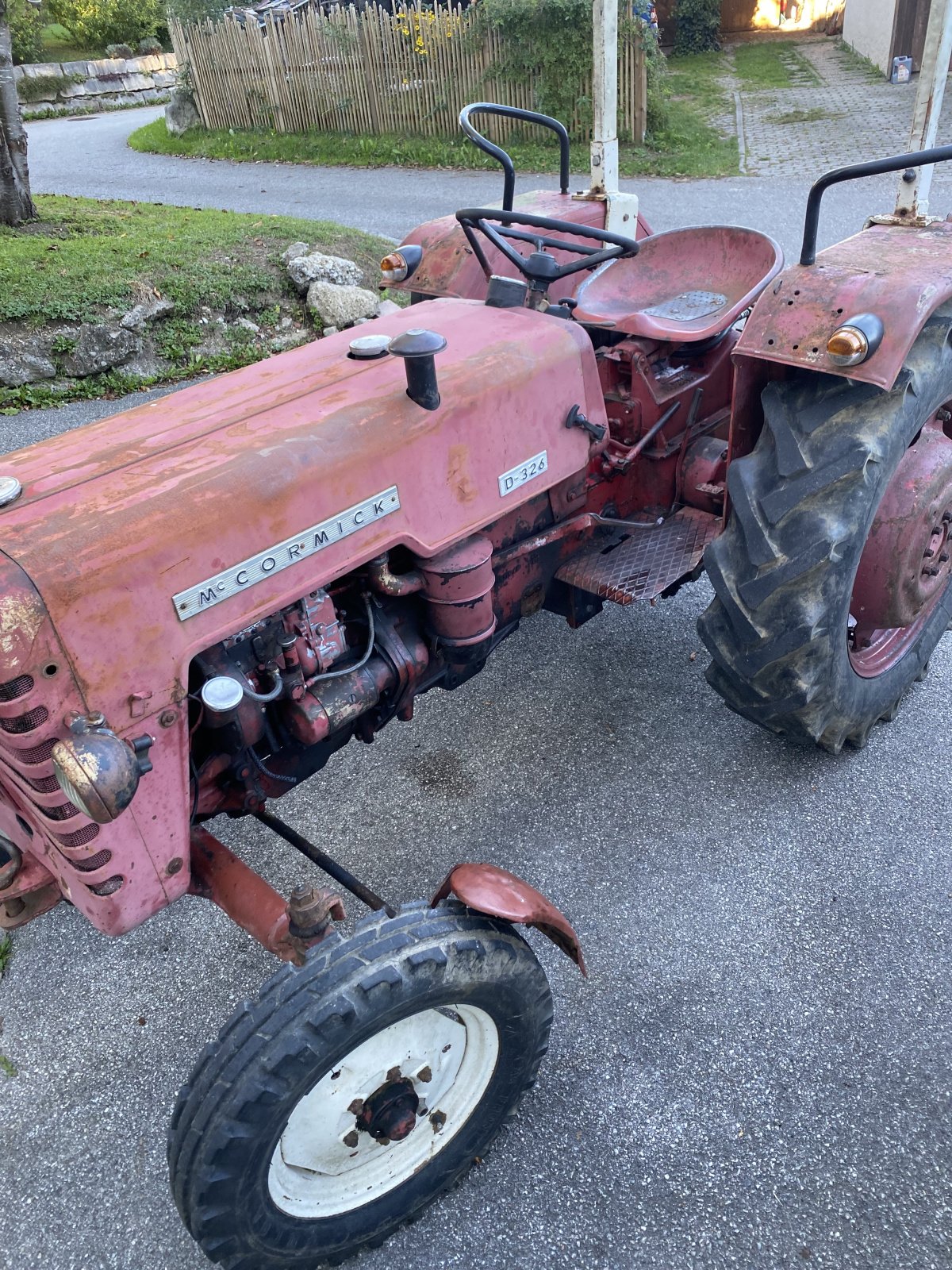 Traktor typu IHC D326, Gebrauchtmaschine v Weibhausen (Obrázek 3)