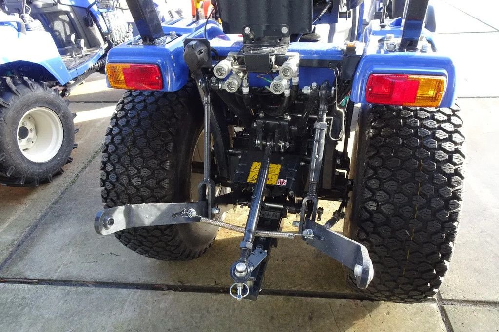 Traktor des Typs Iseki 3217 met voorlader ., Neumaschine in Losdorp (Bild 7)