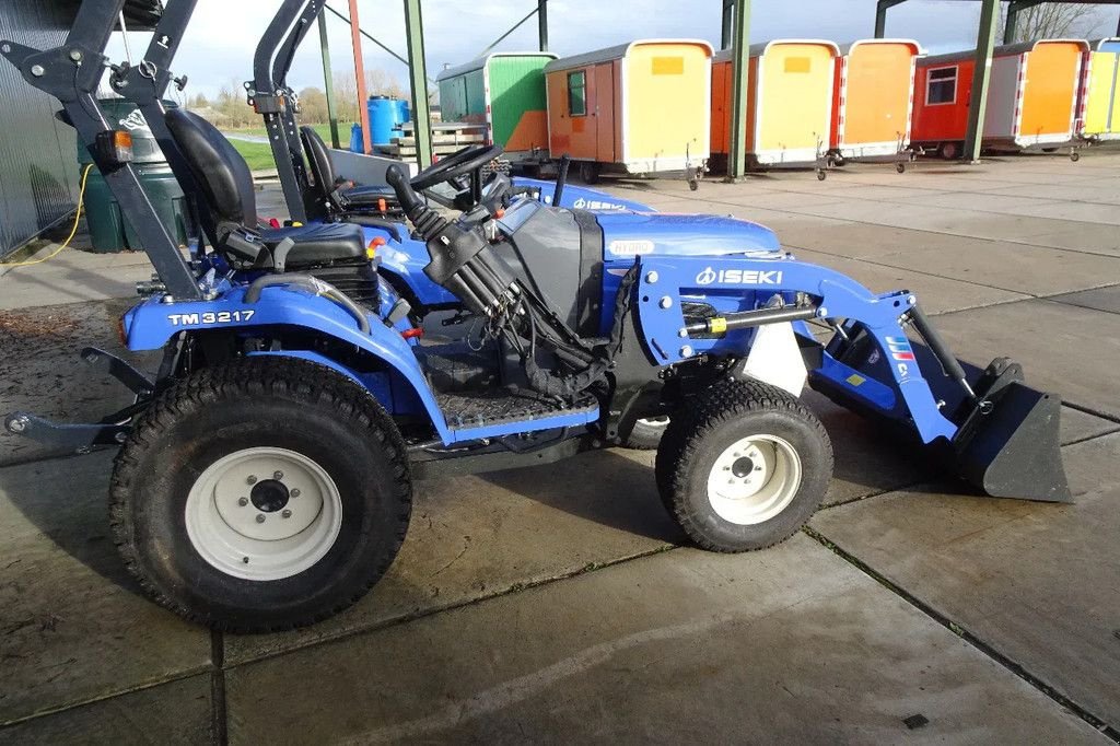Traktor des Typs Iseki 3217 met voorlader ., Neumaschine in Losdorp (Bild 3)