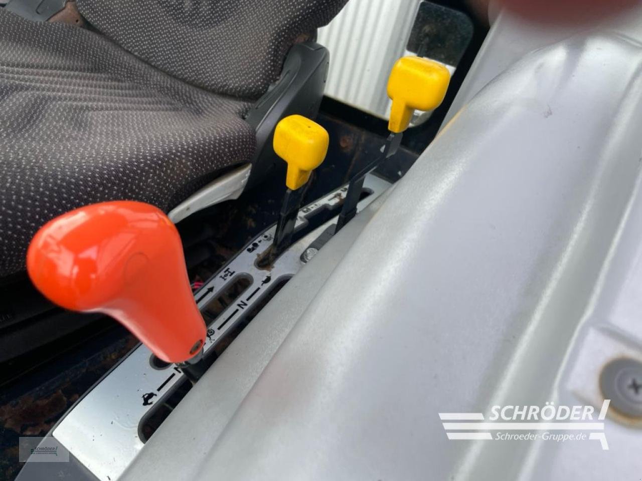 Traktor des Typs Iseki 5470, Gebrauchtmaschine in Wildeshausen (Bild 17)