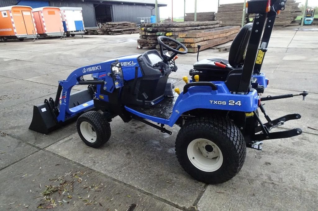 Traktor of the type Iseki met voorlader .TXGS24, Neumaschine in Losdorp (Picture 4)