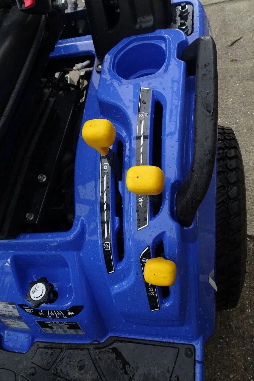 Traktor of the type Iseki met voorlader .TXGS24, Neumaschine in Losdorp (Picture 9)