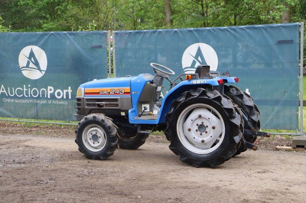 Traktor от тип Iseki SIAL 243, Gebrauchtmaschine в Antwerpen (Снимка 3)
