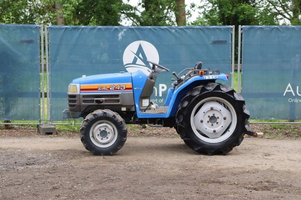 Traktor от тип Iseki SIAL 243, Gebrauchtmaschine в Antwerpen (Снимка 2)