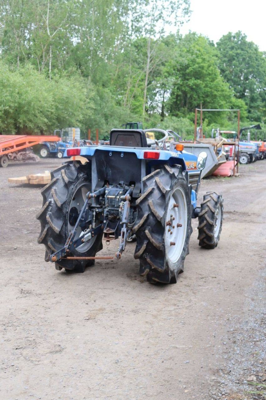 Traktor от тип Iseki SIAL 243, Gebrauchtmaschine в Antwerpen (Снимка 7)