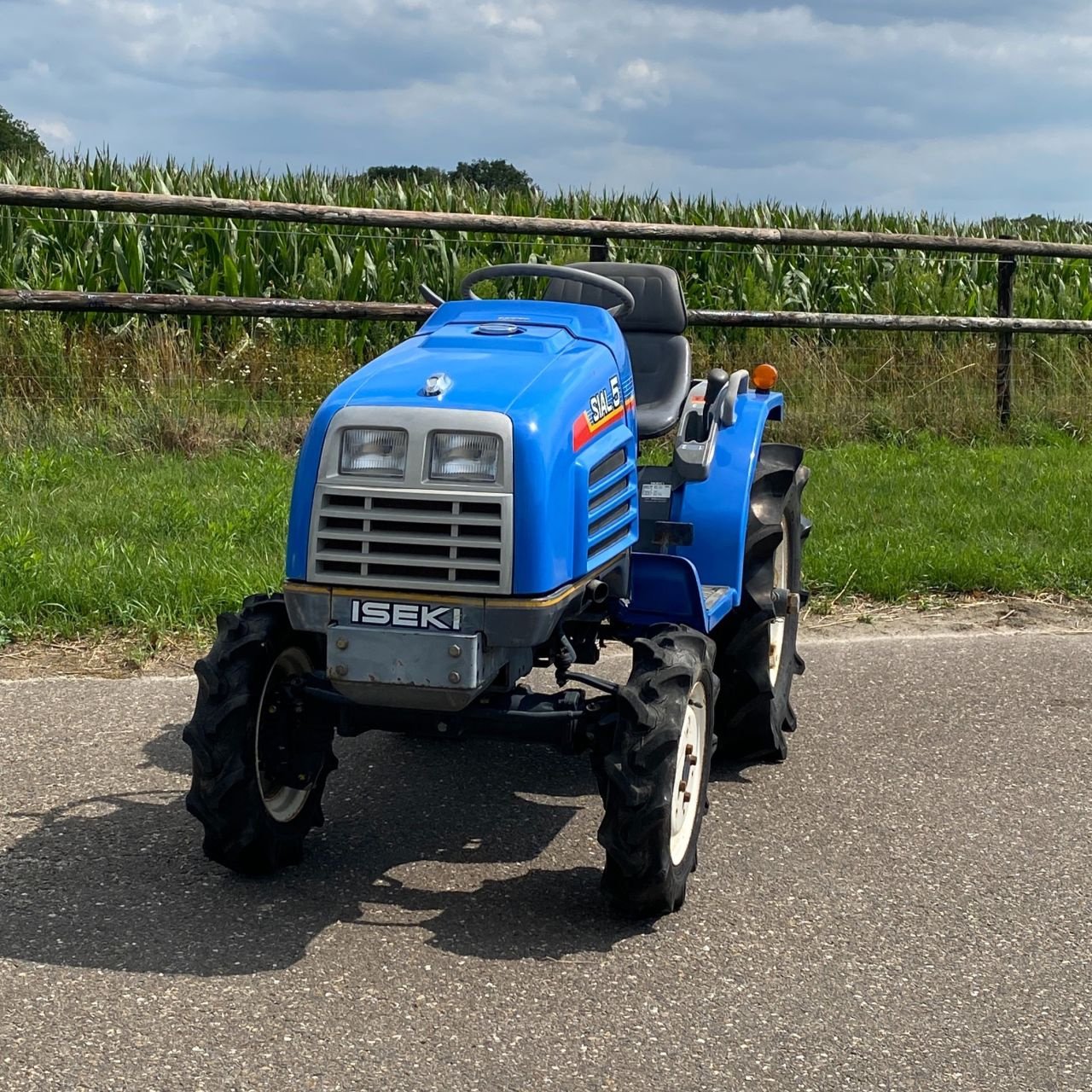 Traktor typu Iseki sial 5, Gebrauchtmaschine v Baarle Nassau (Obrázek 2)