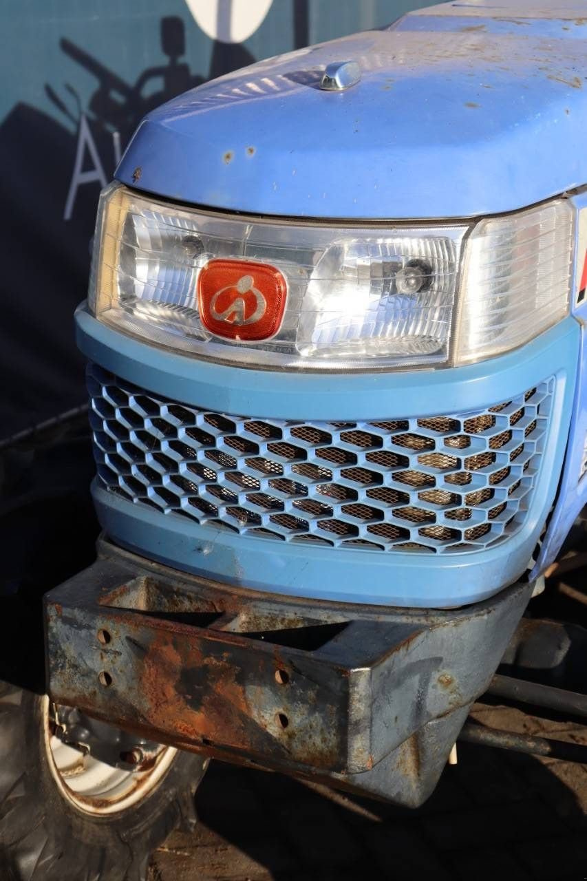 Traktor типа Iseki T123F, Gebrauchtmaschine в Antwerpen (Фотография 11)