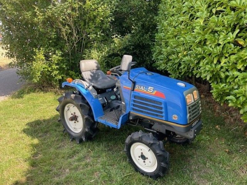 Traktor del tipo Iseki TF5DT, Gebrauchtmaschine In Klaaswaal (Immagine 2)