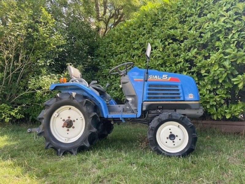 Traktor del tipo Iseki TF5DT, Gebrauchtmaschine In Klaaswaal (Immagine 1)
