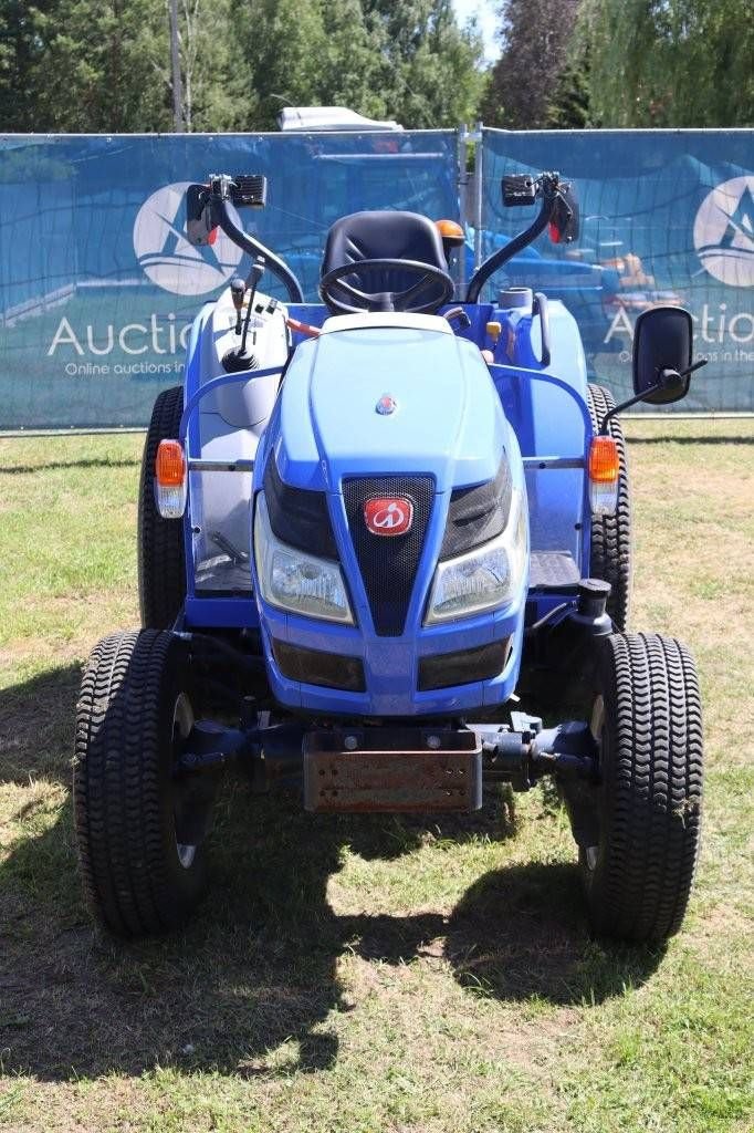 Traktor типа Iseki TG6370, Gebrauchtmaschine в Antwerpen (Фотография 9)